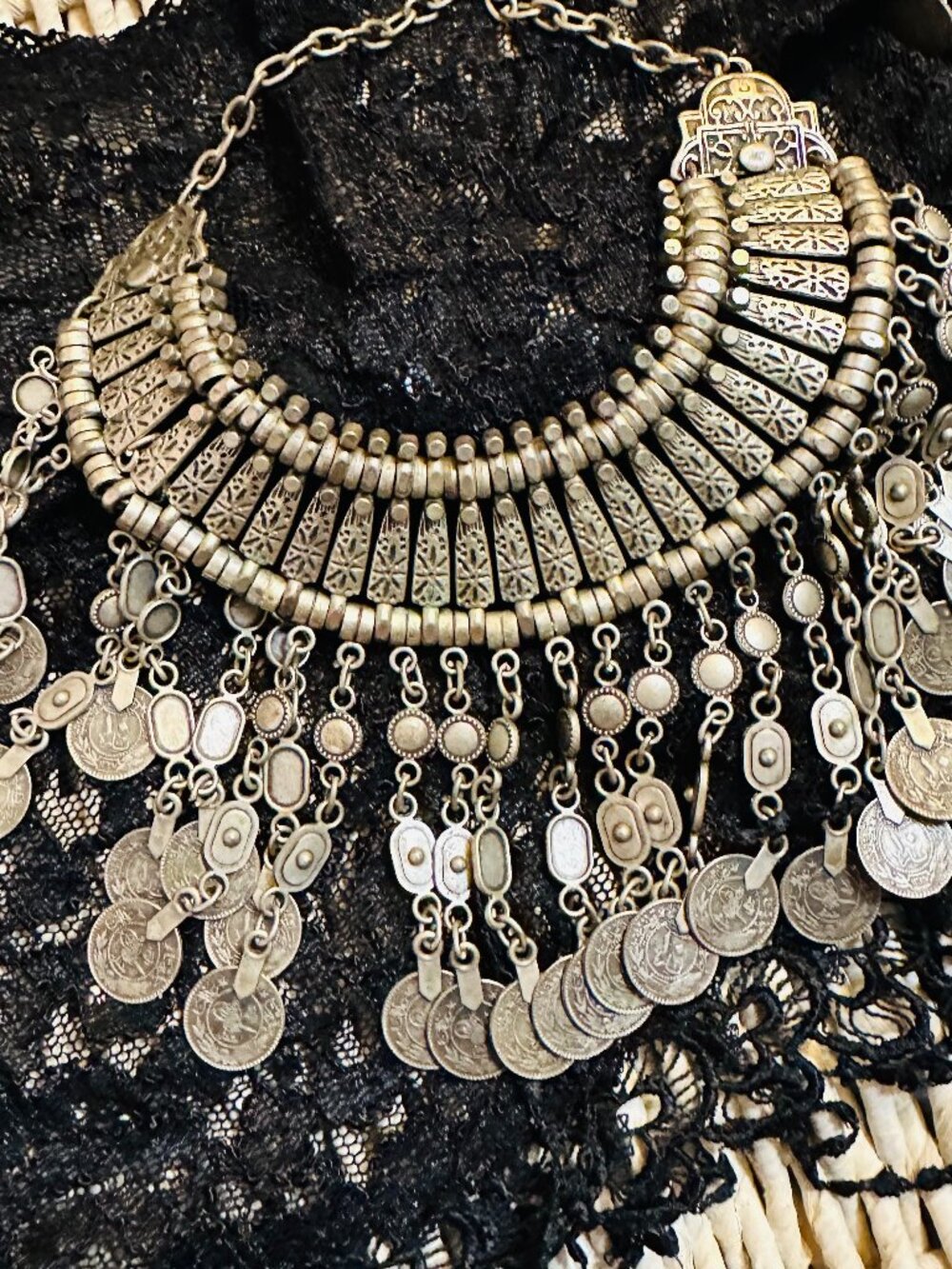 🛡️ Rare Vintage Maximalist Silver Coin Statement Collar – Museum Quality Showst